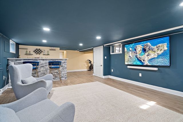 28 Dexter Rd, Lexington, MA 02420