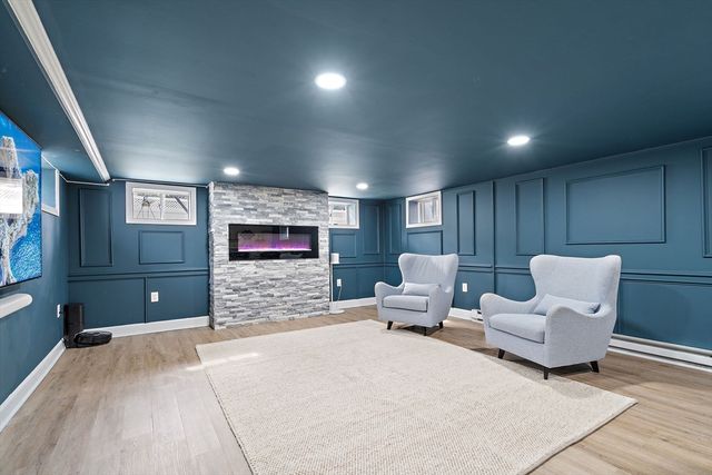 28 Dexter Rd, Lexington, MA 02420