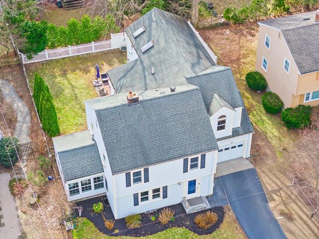 28 Dexter Rd, Lexington, MA 02420