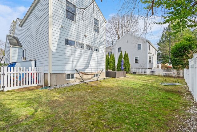 28 Dexter Rd, Lexington, MA 02420