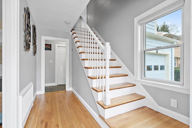 28 Dexter Rd, Lexington, MA 02420