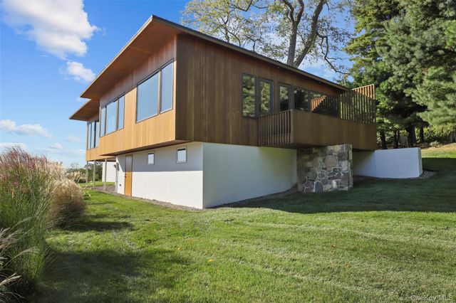 15 Finney Farm Road, Croton-on-hudson, NY 10520