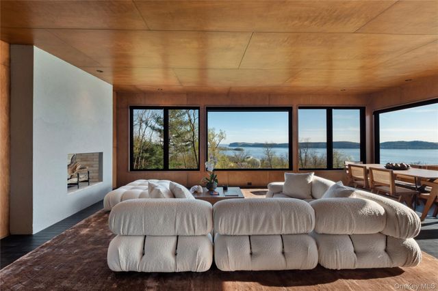 15 Finney Farm Road, Croton-on-hudson, NY 10520