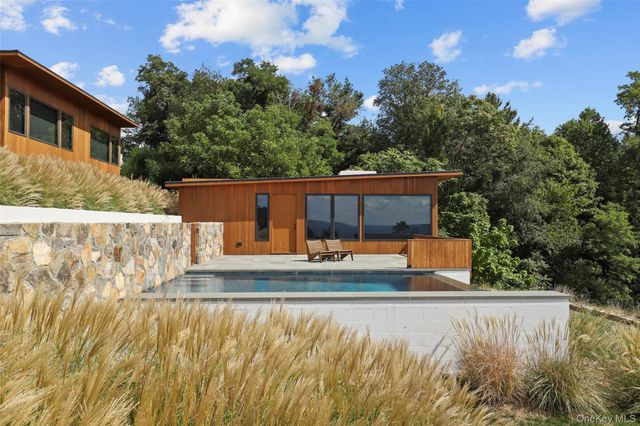 15 Finney Farm Road, Croton-on-hudson, NY 10520