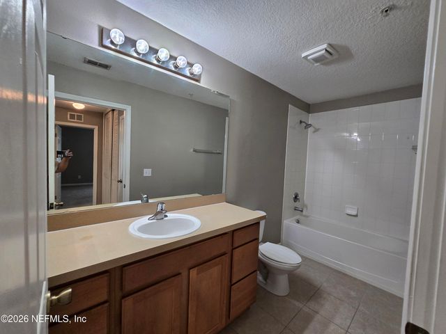 575 OAKLEAF PLANTATION Parkway 710, Orange Park, FL 32065