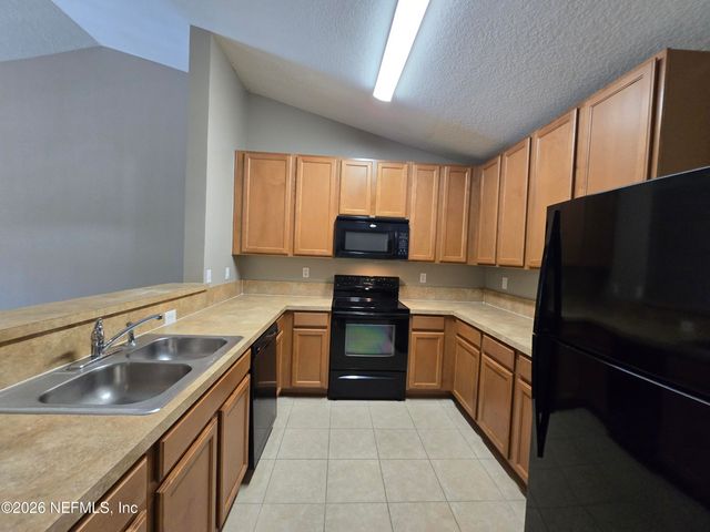 575 OAKLEAF PLANTATION Parkway 710, Orange Park, FL 32065