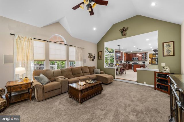 52 SPRUCE MEADOWS DR, Monroe Township, NJ 08831