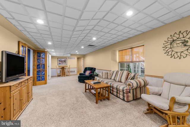 52 SPRUCE MEADOWS DR, Monroe Township, NJ 08831