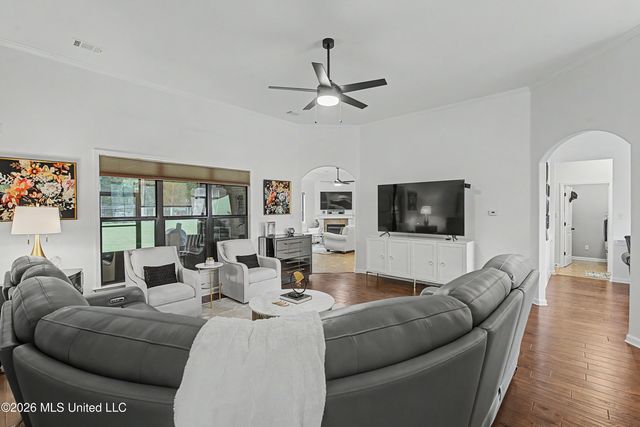 7459 Featherston Cove, Olive Branch, MS 38654