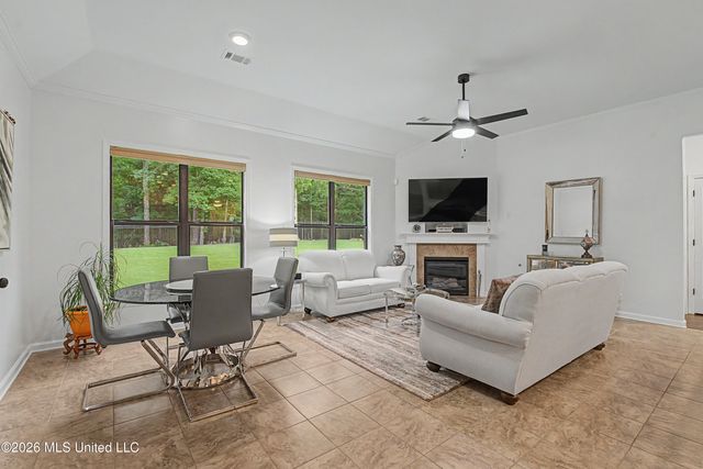 7459 Featherston Cove, Olive Branch, MS 38654