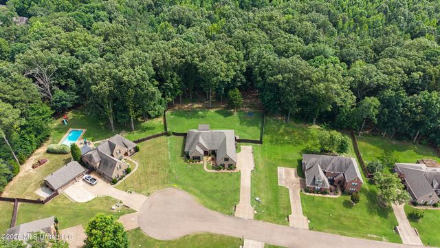 7459 Featherston Cove, Olive Branch, MS 38654