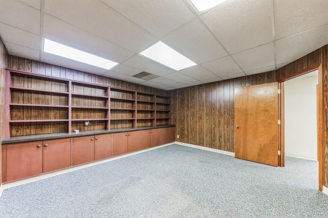 1611 Old Granger RD C, Taylor, TX 76574