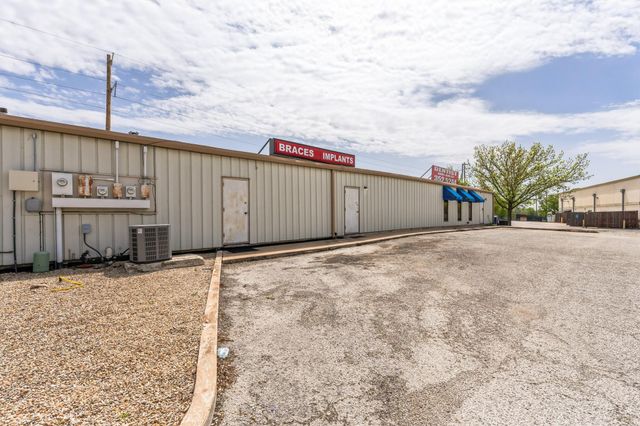 1611 Old Granger RD C, Taylor, TX 76574
