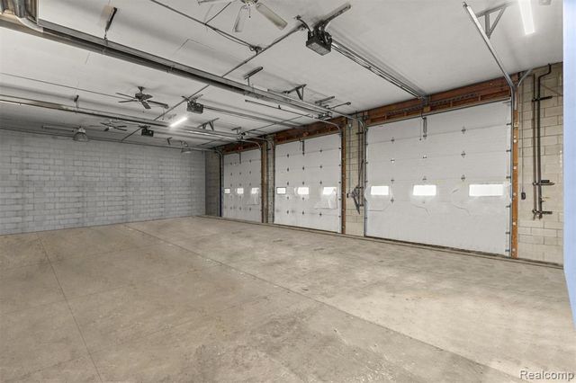 26289 W 8 Mile Road, Redford, MI 48240