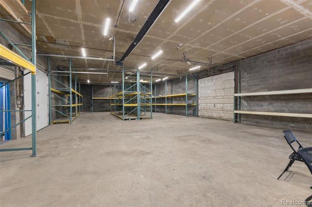 26289 W 8 Mile Road, Redford, MI 48240