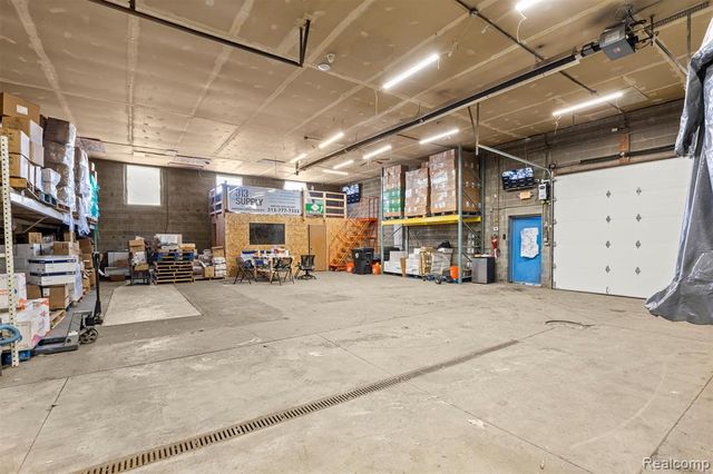 26289 W 8 Mile Road, Redford, MI 48240