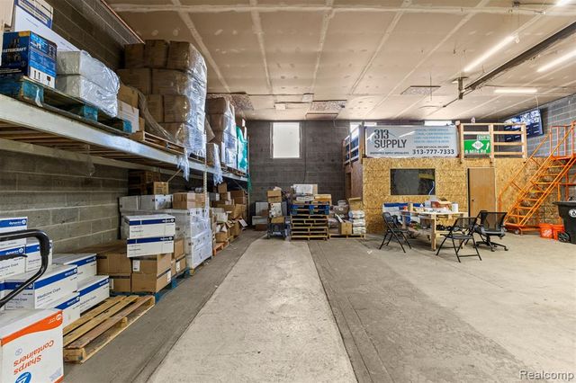 26289 W 8 Mile Road, Redford, MI 48240