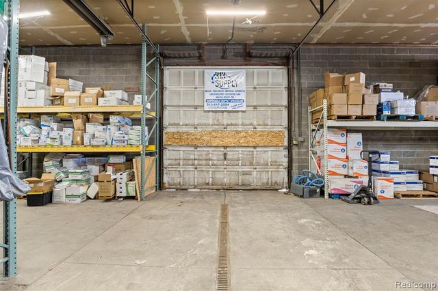 26289 W 8 Mile Road, Redford, MI 48240