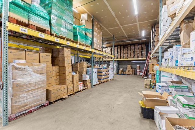 26289 W 8 Mile Road, Redford, MI 48240