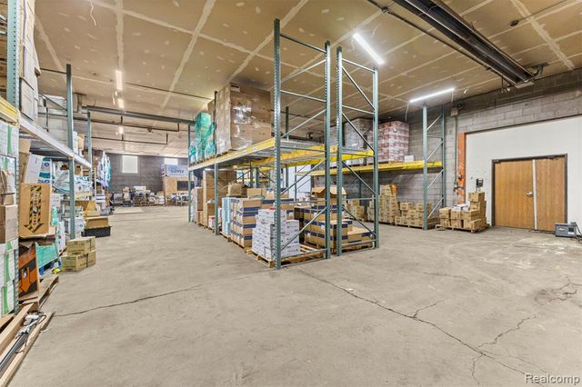 26289 W 8 Mile Road, Redford, MI 48240