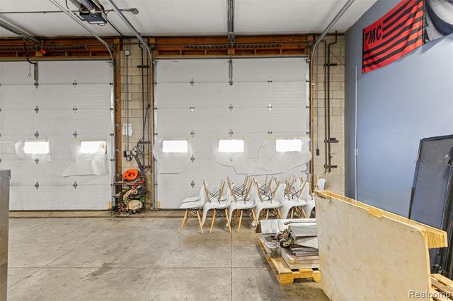 26289 W 8 Mile Road, Redford, MI 48240