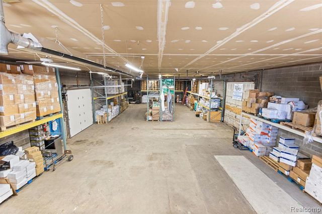 26289 W 8 Mile Road, Redford, MI 48240