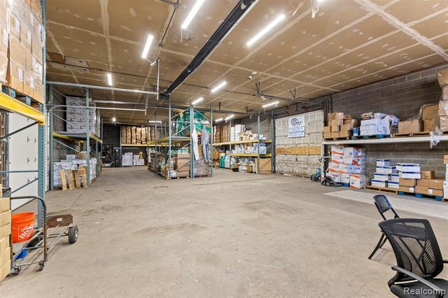 26289 W 8 Mile Road, Redford, MI 48240