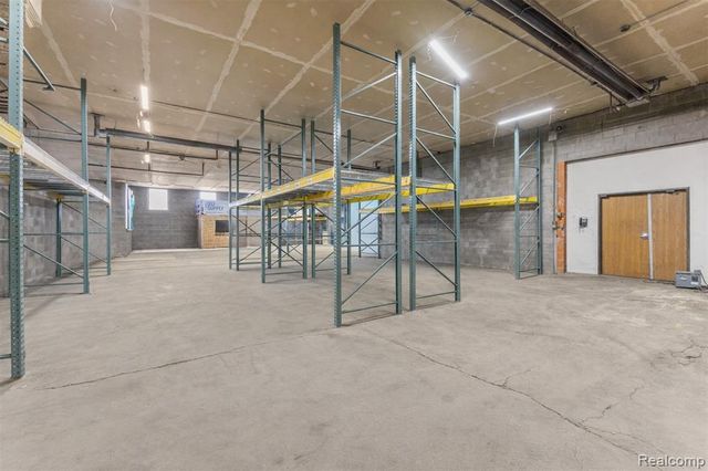 26289 W 8 Mile Road, Redford, MI 48240