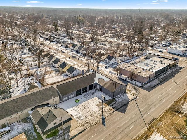 26289 W 8 Mile Road, Redford, MI 48240