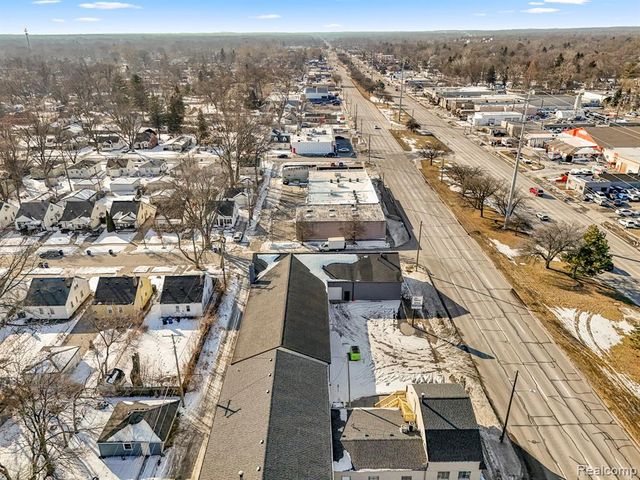 26289 W 8 Mile Road, Redford, MI 48240