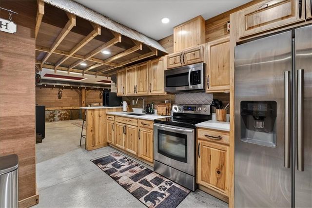 12301 E 78th Street, Kansas City, MO 64138