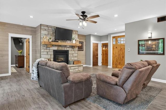 12301 E 78th Street, Kansas City, MO 64138