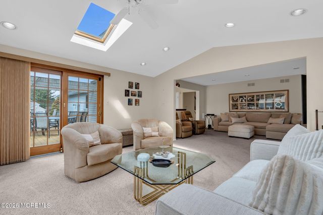 5 Winthrop Drive, Holmdel, NJ 07733