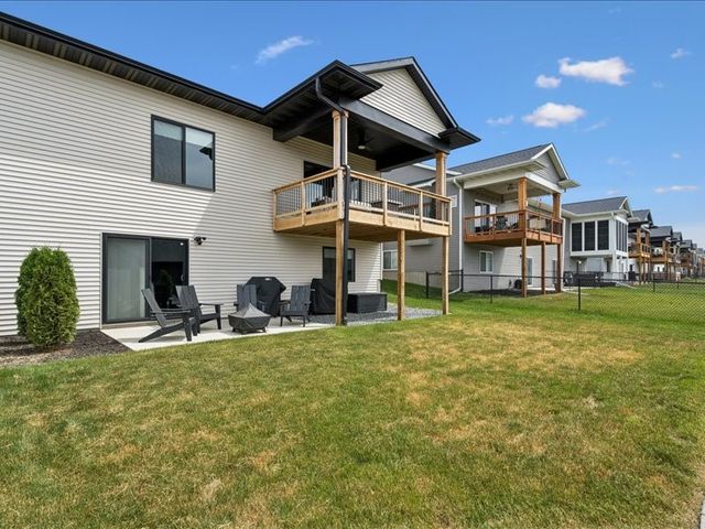 1227 Berkshire Lane, North Liberty, IA 52317