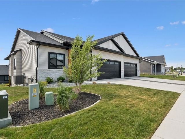 1227 Berkshire Lane, North Liberty, IA 52317