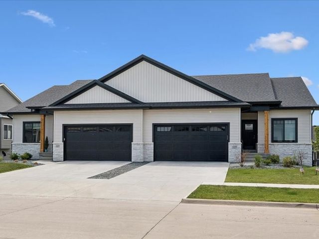 1227 Berkshire Lane, North Liberty, IA 52317
