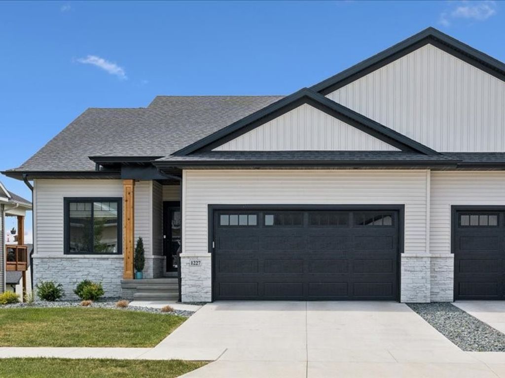 1227 Berkshire Lane, North Liberty, IA 52317