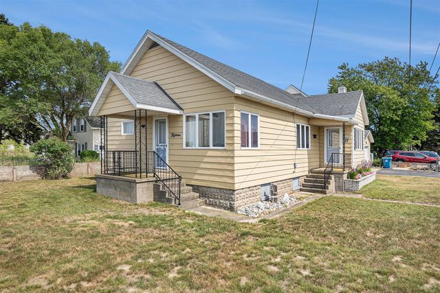 15 Lakeshore Drive, Manistee, MI 49660