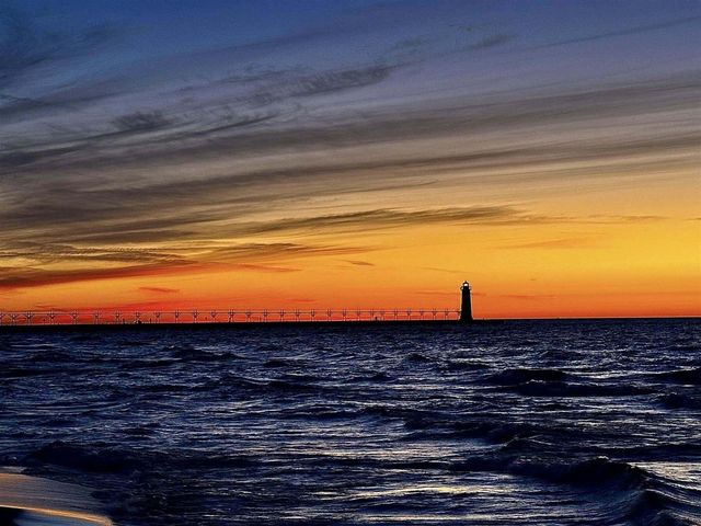 15 Lakeshore Drive, Manistee, MI 49660