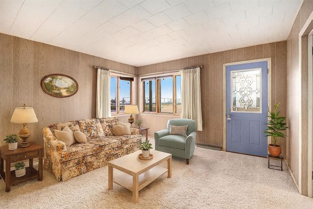 15 Lakeshore Drive, Manistee, MI 49660