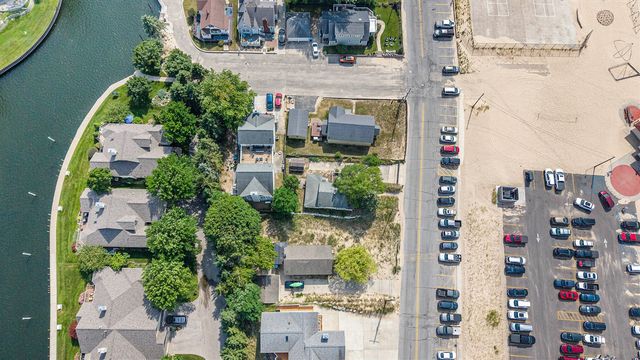 15 Lakeshore Drive, Manistee, MI 49660