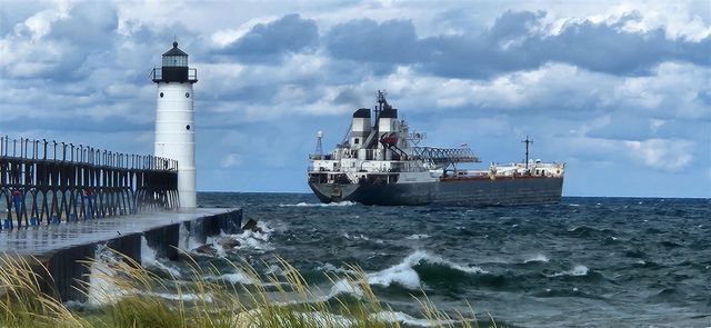 15 Lakeshore Drive, Manistee, MI 49660