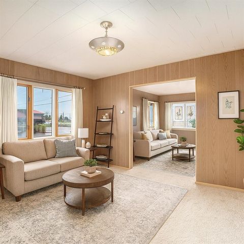 15 Lakeshore Drive, Manistee, MI 49660