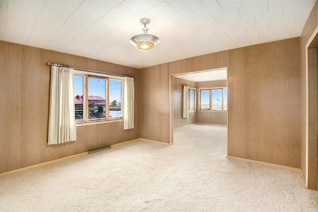 15 Lakeshore Drive, Manistee, MI 49660