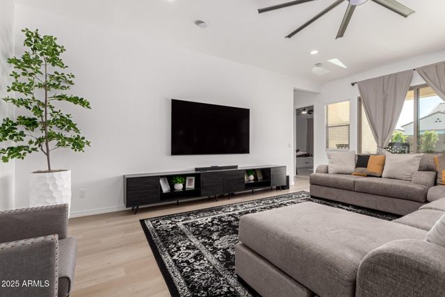 12393 W TRUMBULL Road, Avondale, AZ 85323