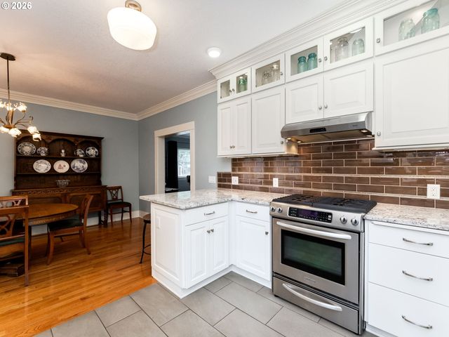 2012 Ne 27TH Ave, Portland, OR 97212