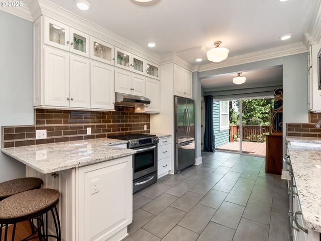 2012 Ne 27TH Ave, Portland, OR 97212
