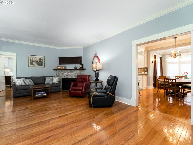 2012 Ne 27TH Ave, Portland, OR 97212