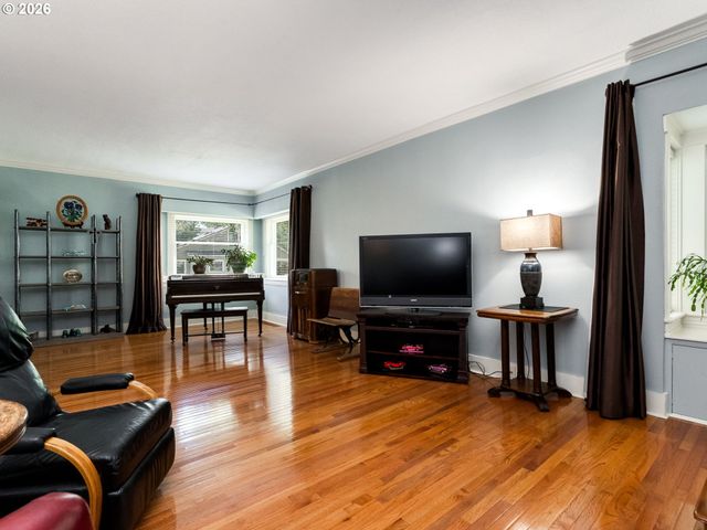2012 Ne 27TH Ave, Portland, OR 97212