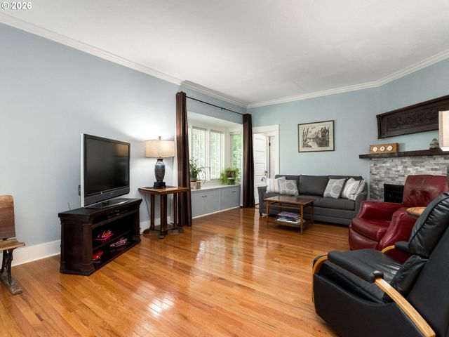 2012 Ne 27TH Ave, Portland, OR 97212